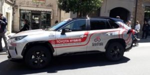 Toyota Full Hybrid Elecric al Giro d'Italia