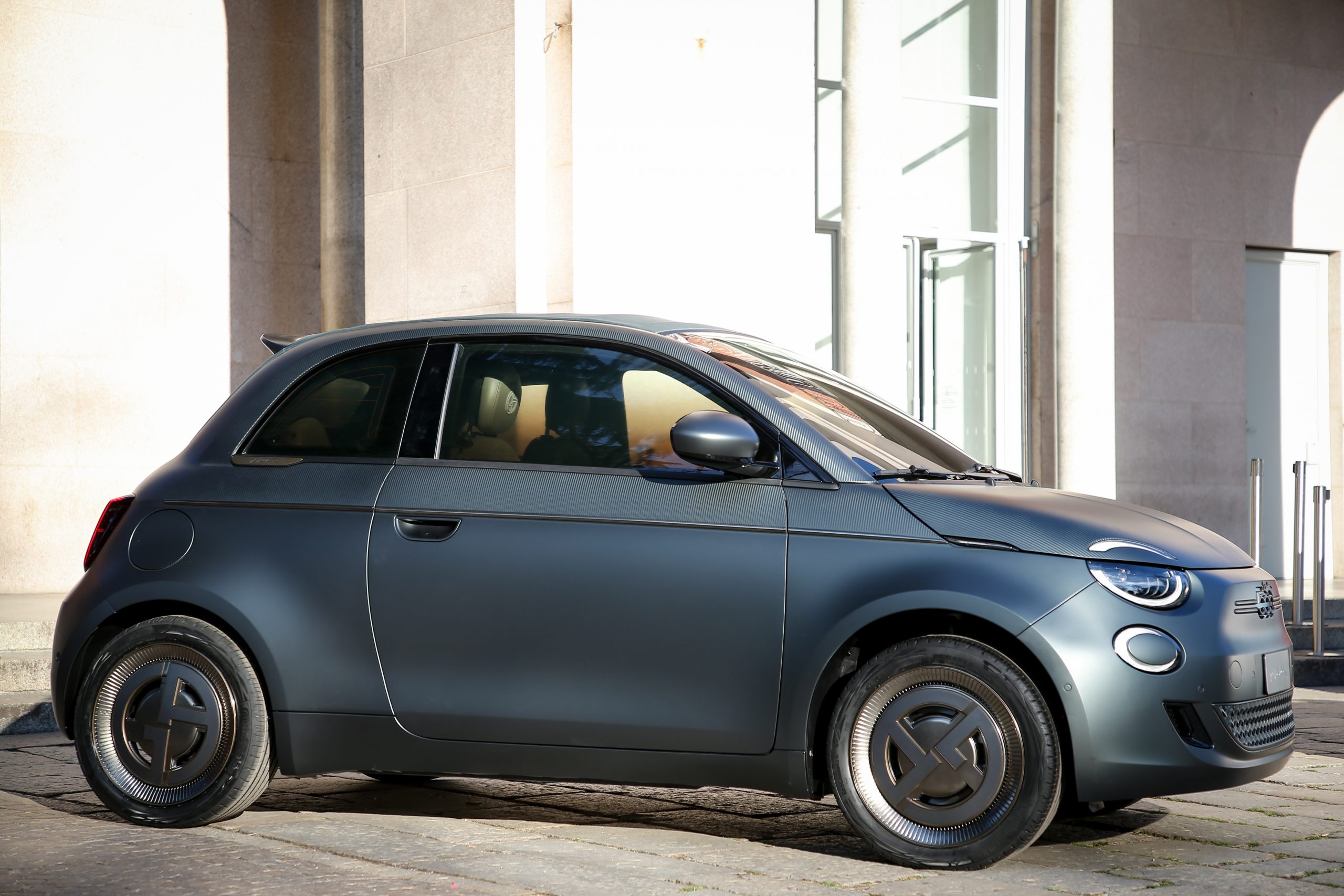 La Prima Fiat 500 elettrica, firmata Giorgio Armani